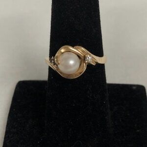 10KT Yellow Gold Pearl Ring With Diamond Accents
